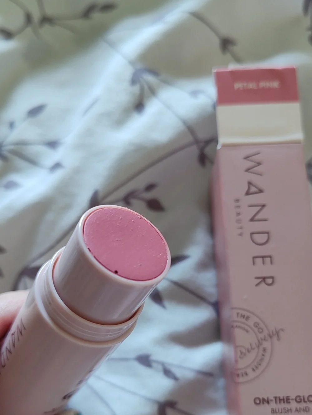 Wander Beauty Petal Pink On the Glow Blush and Illuminator Highlighter Stick